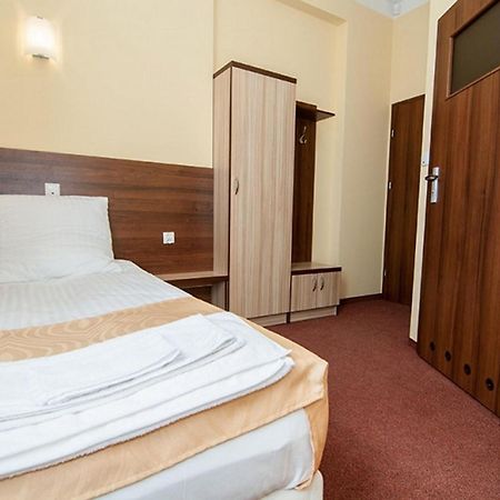 Vera Hotel Sulechów Екстериор снимка