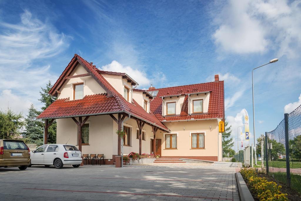 Vera Hotel Sulechów Екстериор снимка