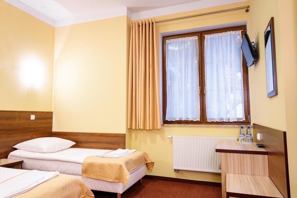 Vera Hotel Sulechów Екстериор снимка